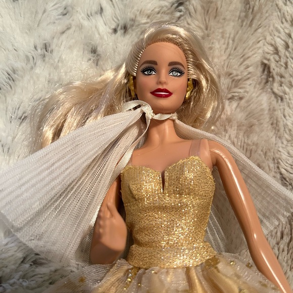 Holiday Barbie 2023 - Picture 2 of 11